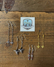 Load image into Gallery viewer, Bee Outdoors Collection