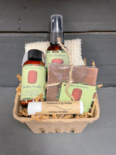 Load image into Gallery viewer, Bourbon Vanilla Essentials Gift Set
