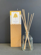 Load image into Gallery viewer, H&amp;A Apothecary Aspen Dreams Fragrance Reed Diffuser
